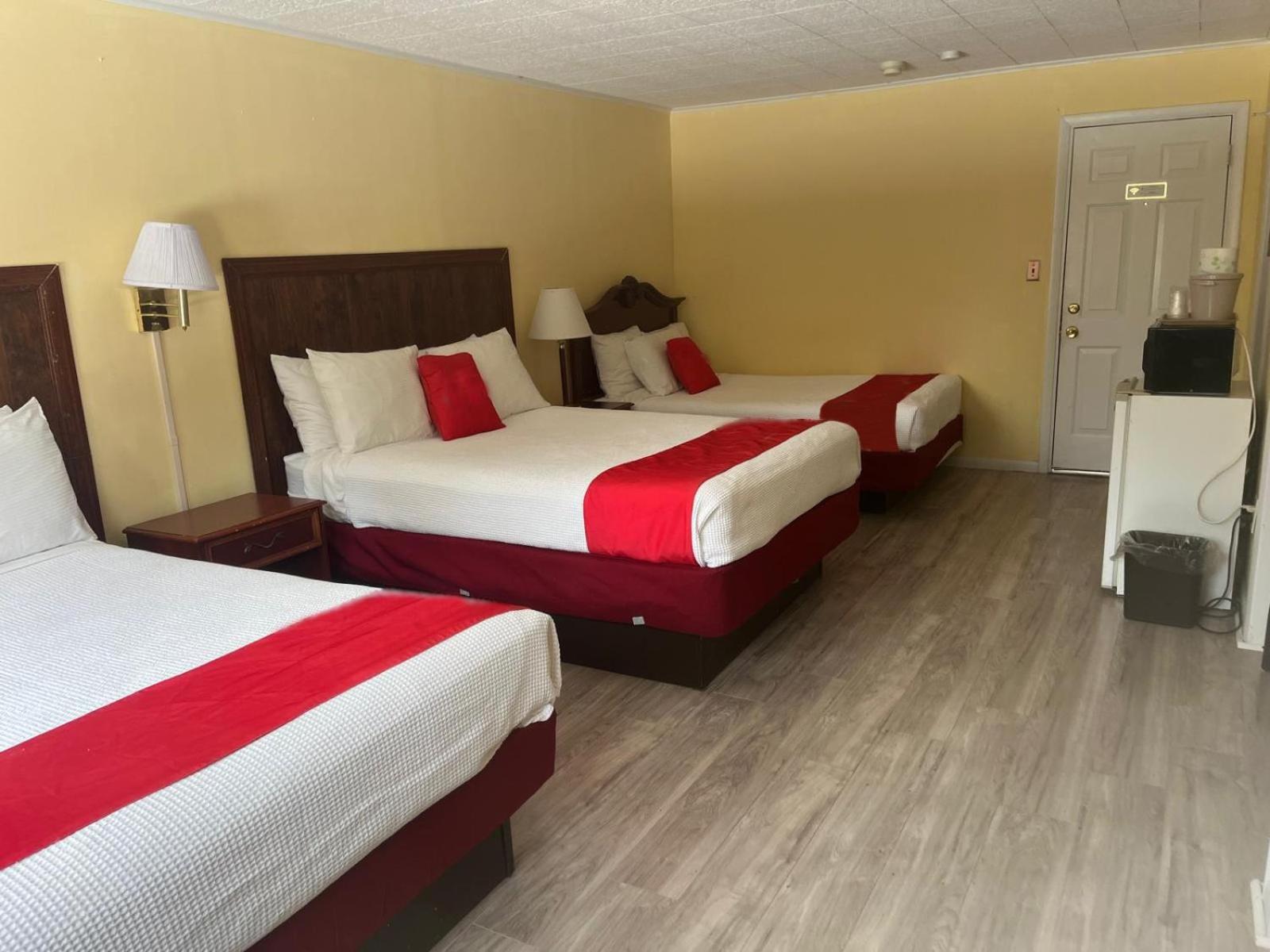 Buena Vista Inn Motel Delhi Zewnętrze zdjęcie